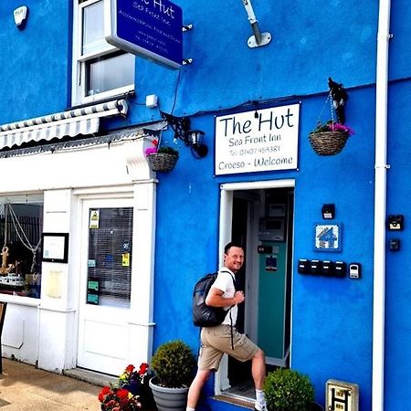 The Hut Wales - A Sea Front Inn Holyhead Eksteriør billede